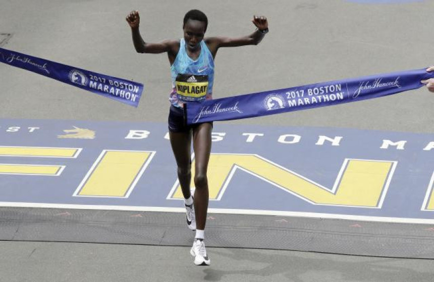Двострука побједа Кенијаца на маратону у Бостону