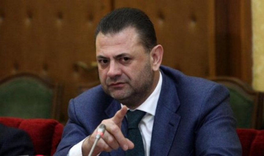 Албански посланик добио санкције