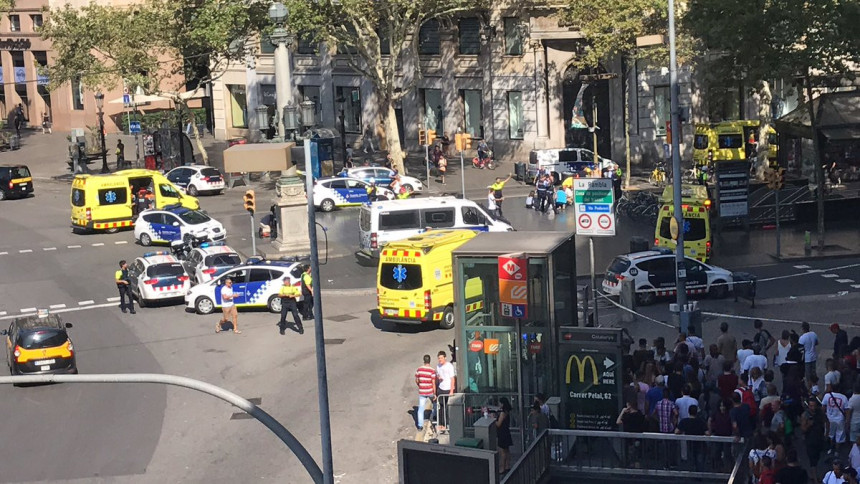 Терористички напад у Барселони: Комбијем улетио међу пјешаке, 13 особа погинуло