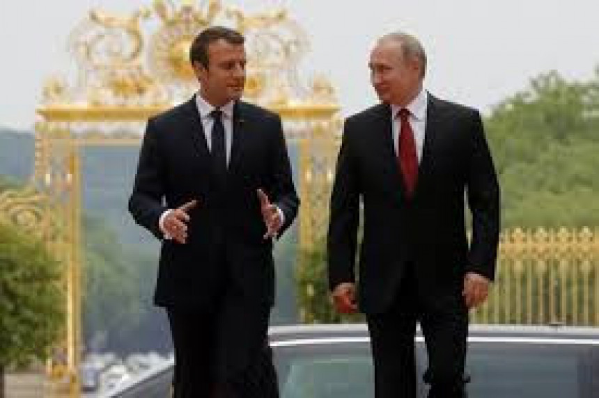 Putin i Makron u ponedeljak se sastaju u Parizu