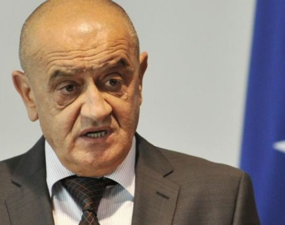"Ne prizivati državne udare"!