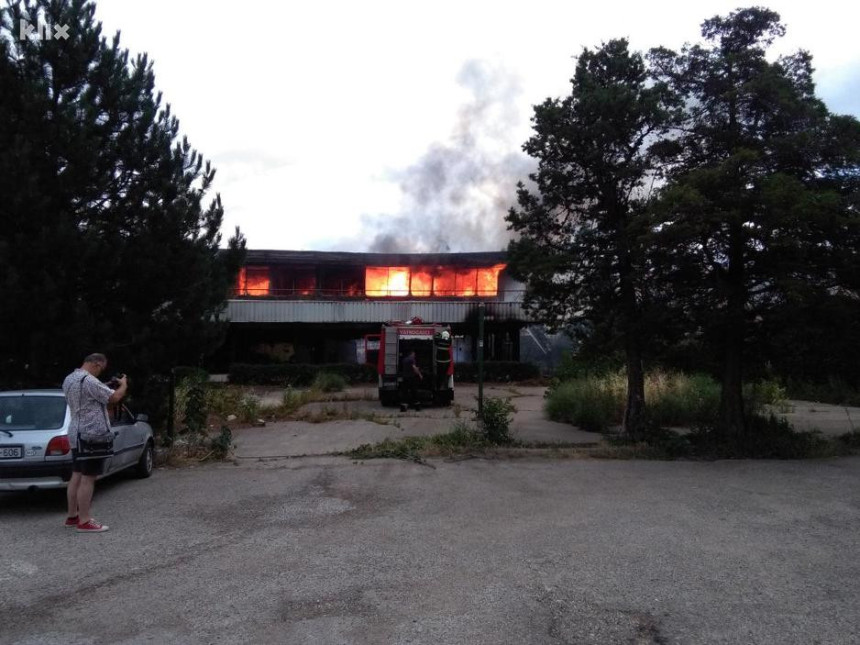Пожар у Мостару: Изгорио објекат