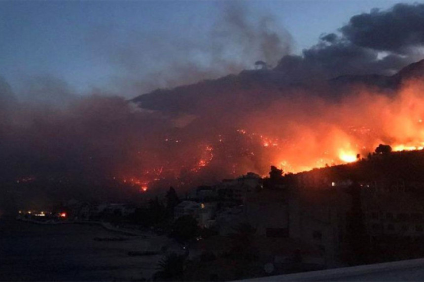 Makarska: Požar pod kontrolom