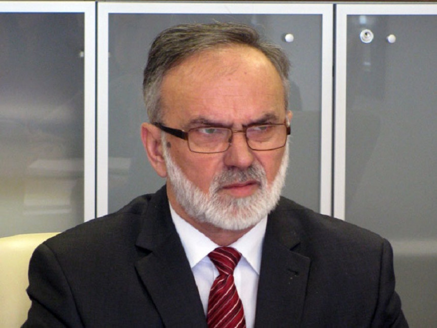 Ministar Malešević skriva svoju diplomu