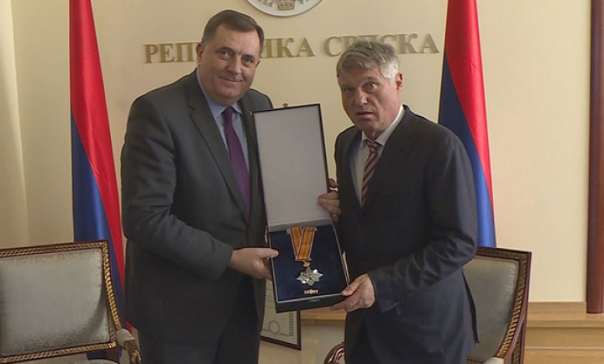 Od Tita i Dodika dobio orden