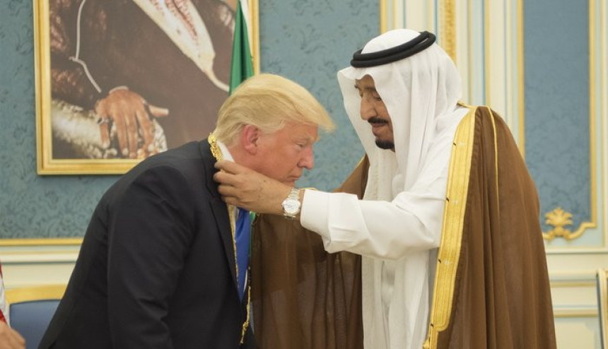 Трампу медаља краља Абдулазиза