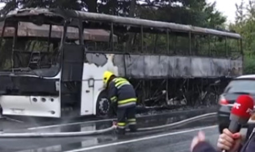 Ибарска магистрала: Изгорио аутобус 