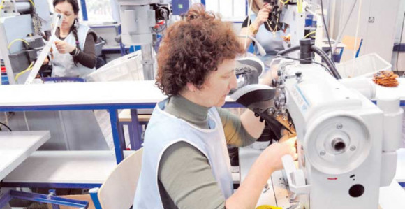 Platu do 600 KM prima polovina zaposlenih u RS