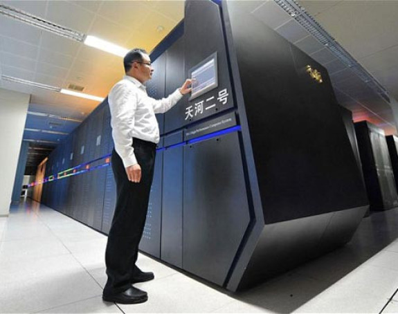 Кина прави супер моћни компјутер