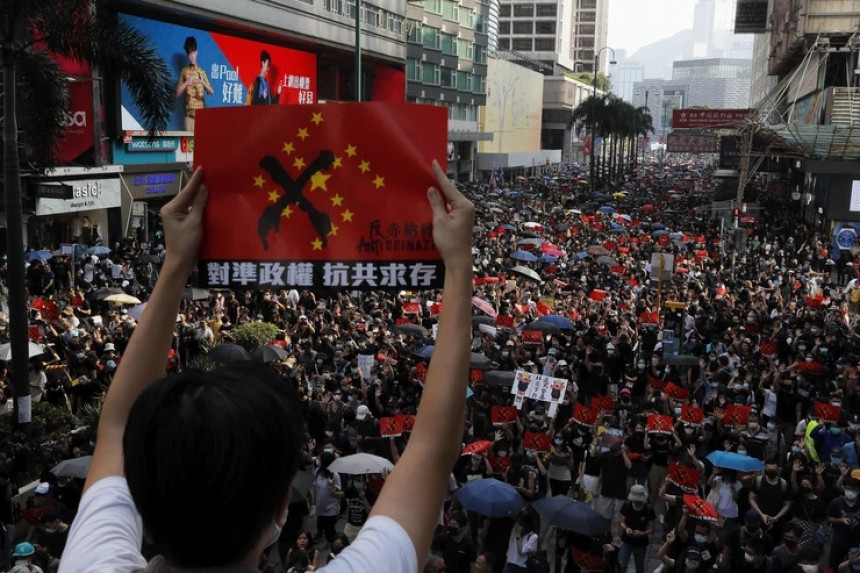 Хонг Конг: Нови сукоб полиције и демонстраната 