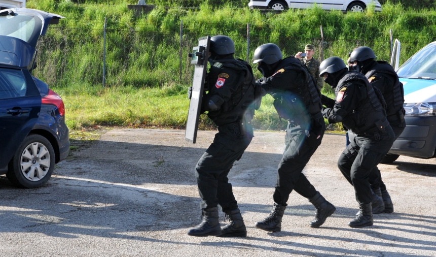 Вишеград: Показна вјежба полиције