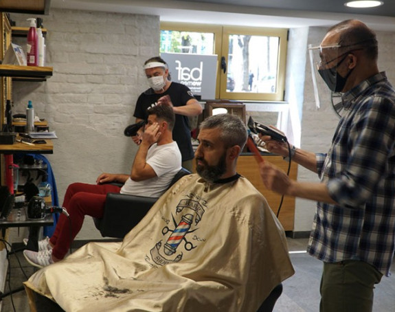 Građani jedva dočekali otvaranje frizerskih salona