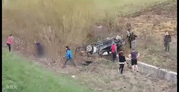 Три особе погинуле на аутопуту код Сарајева