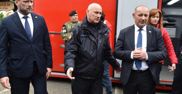 Izvučena tijela poginulih u padu aviona u Hrvatskoj