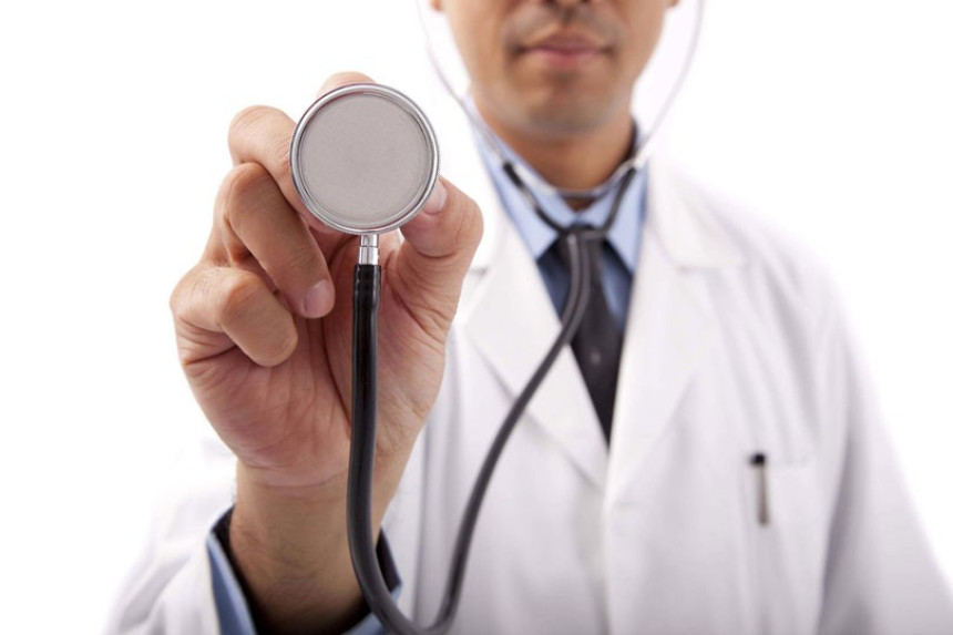 Zbog svoje greške doktor će morati da izdržava dete pacijenta do 18. godine!