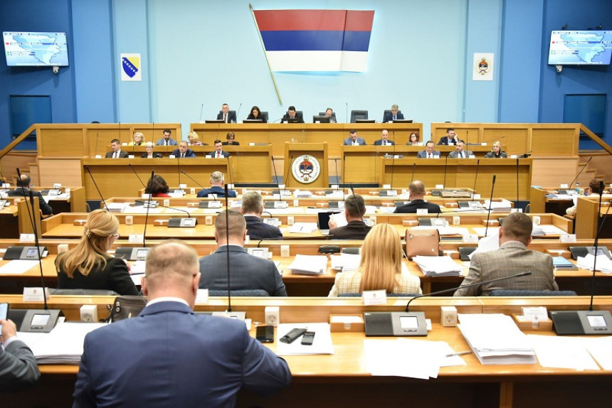 Ovo su poslanici koji su uveli zatvor za javnu riječ