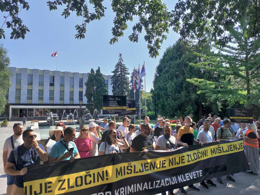 Odbačen zahtjev Bošnjaka u vezi sa zakonom o kleveti