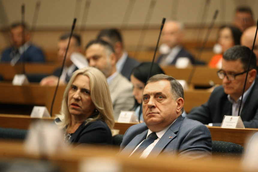 "Vještačke" političke krize najbolje prolaze kod naroda