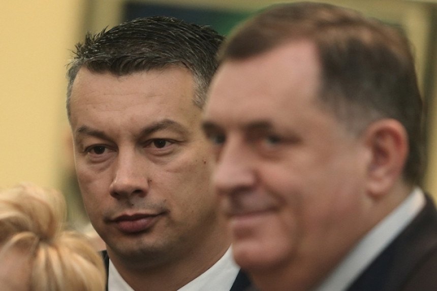 Нешић тврди да Милорад Додик неће побјећи из земље