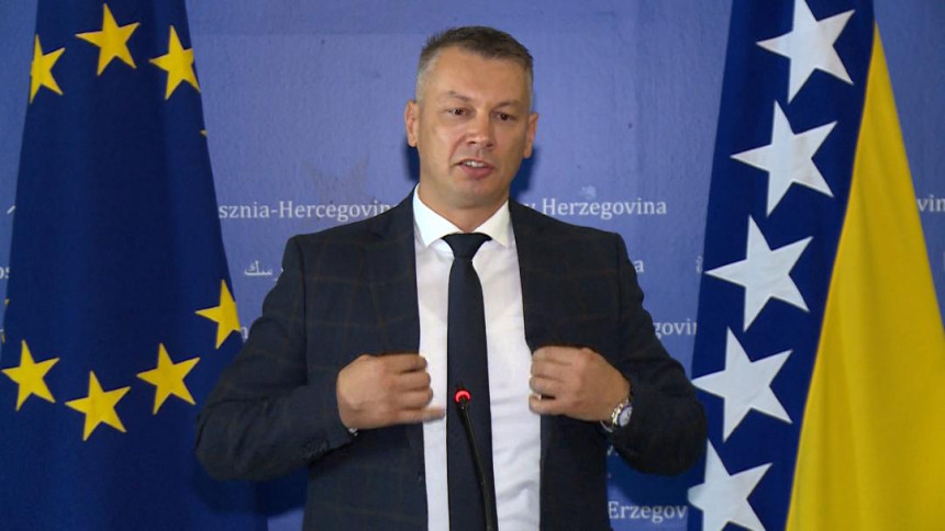Nešić: Imam bolji automobil kući od službenog (VIDEO)