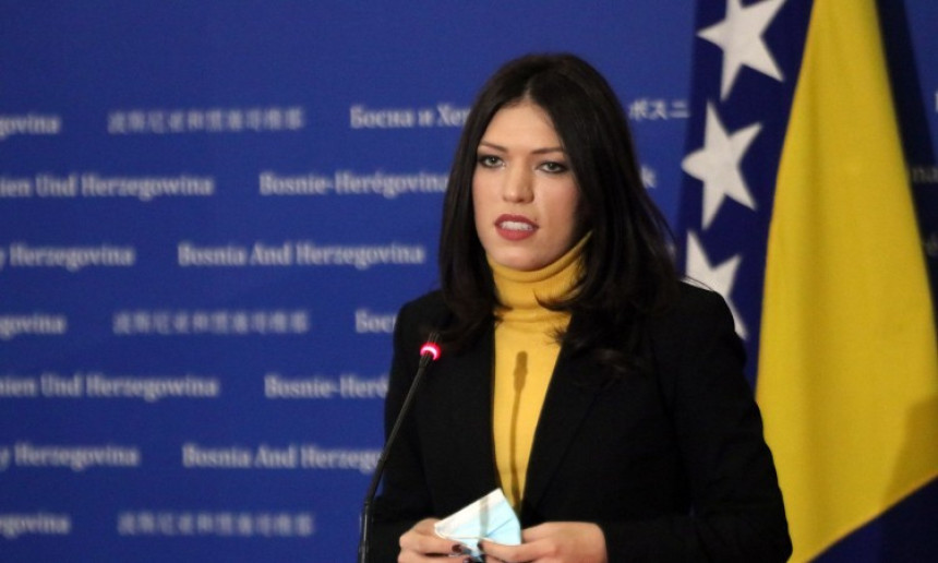Poziv Marfiju da klekne pred velikog Dodika?