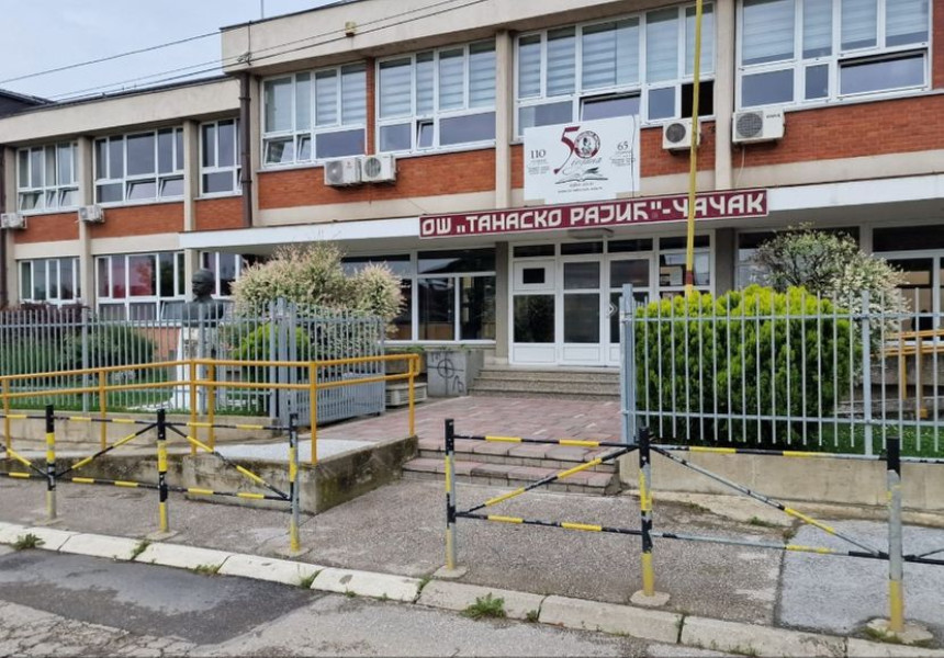 Učenica osnovne škole prijetila dječaku nožem