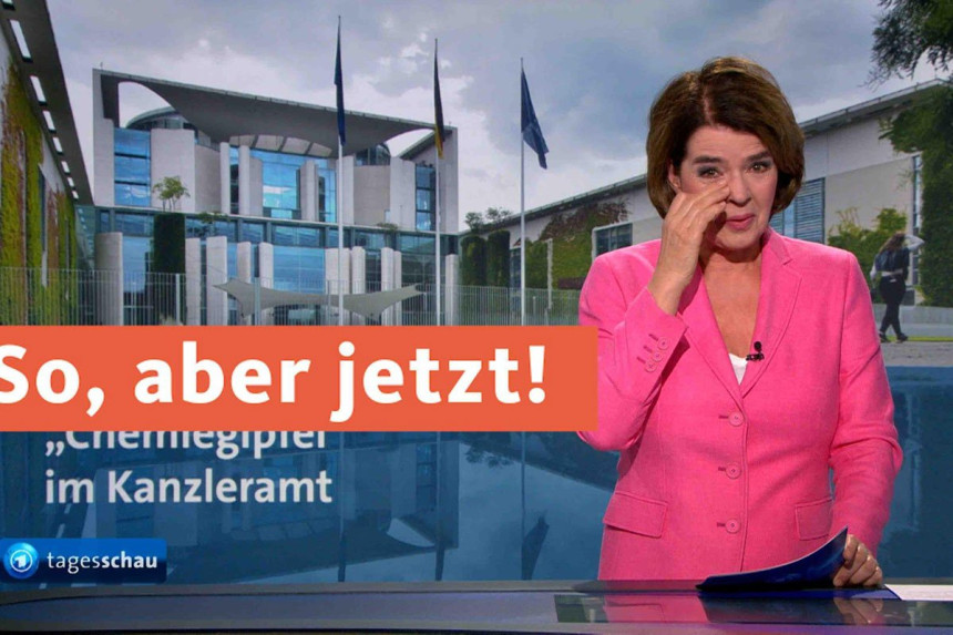 Napad smijeha usred programa uživo (VIDEO)