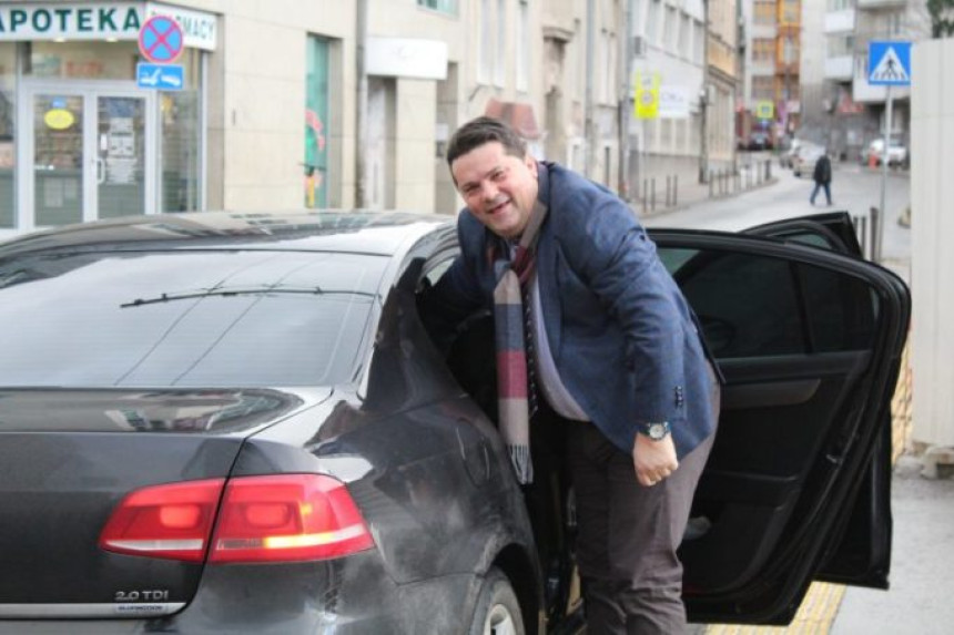 Za popravak službenog vozila NSRS plaćeno 57 hiljada KM