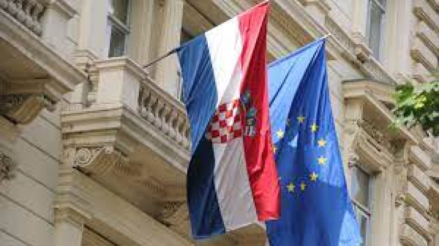 Хрватски дипломата Шнајдер протјеран због шпијунаже