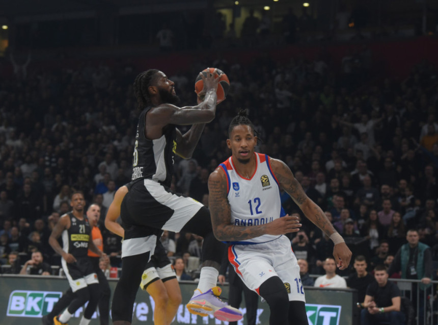 Partizan poražen od Efesa u Istanbulu