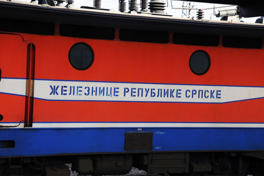 Stopiran transport rude, radnici "ŽRS" strahuju za plate