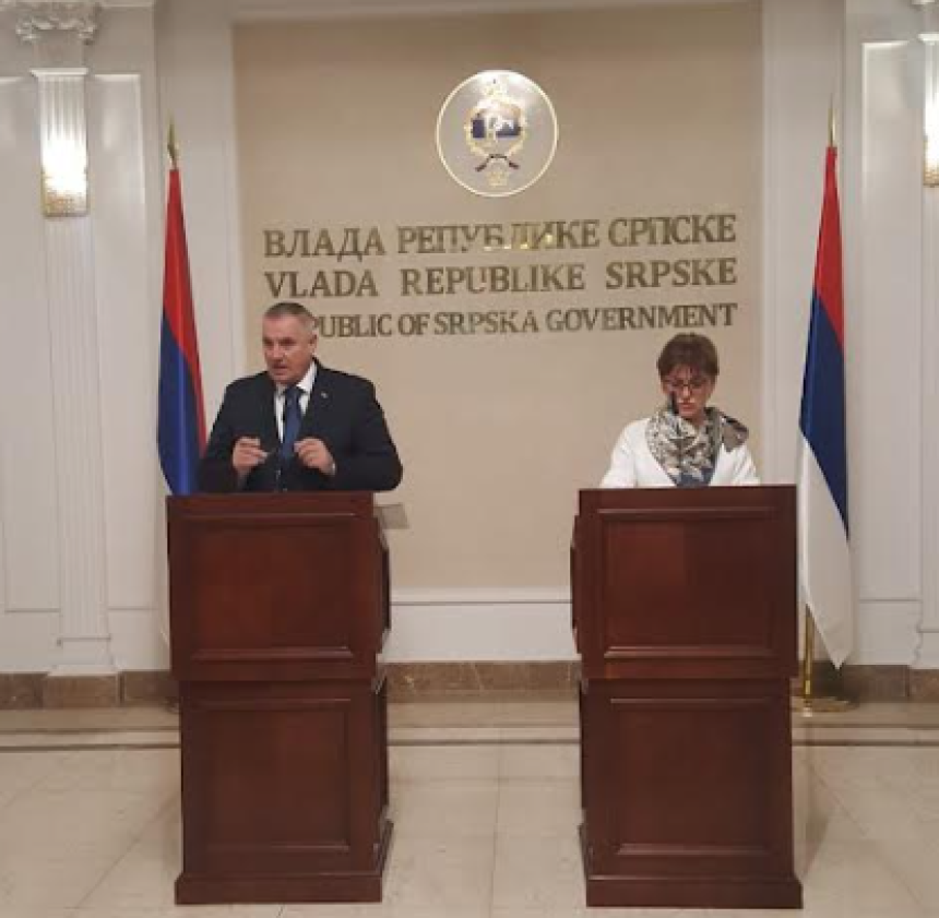 Власт обећала више новца за борце и пензионере