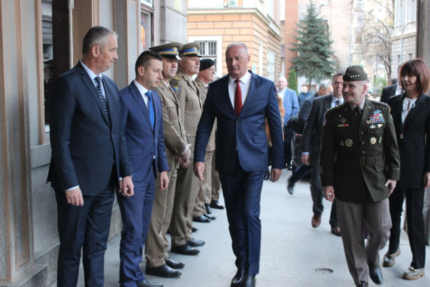 NATO i Amerika će biti uz Oružane snage BiH