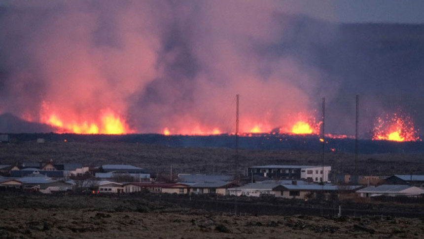 Island: Vulkanska lava guta grad, zapalile se kuće