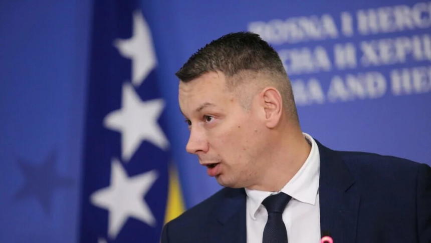 Нешићу потребан преводилац: Ево колико ће коштати