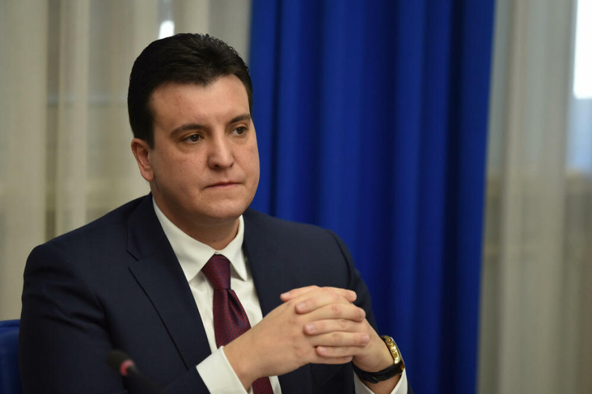 Министар правде ЦГ искључен из Покрета Европа сад