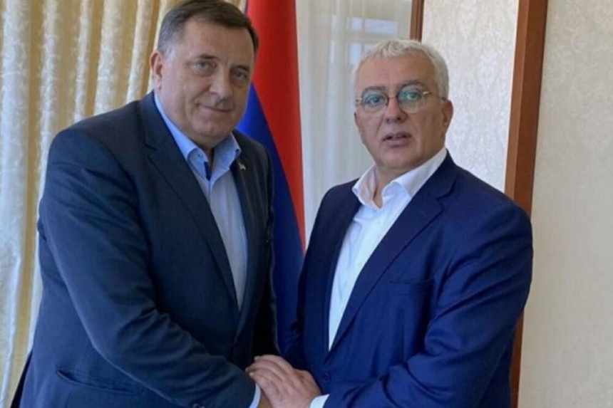Podgoričke Vijesti: Dodik privatno u Crnoj Gori