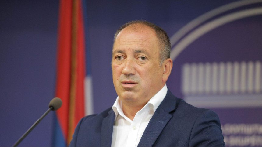 Od SNSD-a stiže samo prevara za prevarom