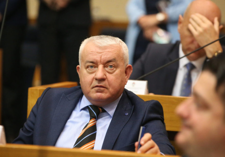 Зашто Цвијановићева није у УН, нема лобирања, нема састанака?!