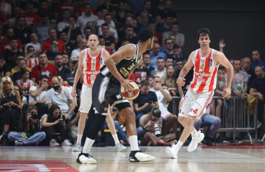 Košarkaši Zvezde nakon velike drame "slomili" Partizan