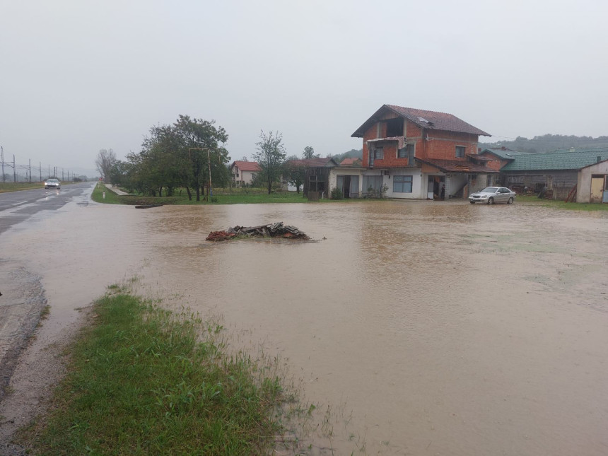 Nevrijeme u Novom Gradu, zaplavljeni objekti i usjevi