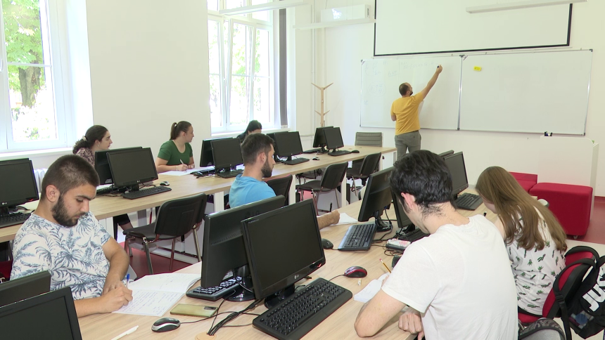 Studenti: Novi pol. pajaci ili nosioci promjena?