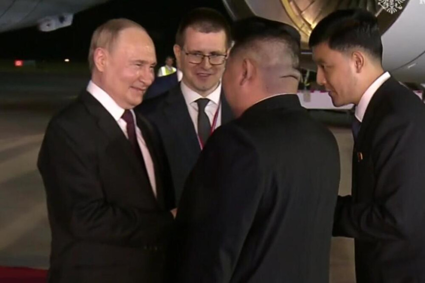 Ovako je Kim Džong Un dočekao Putina (VIDEO)