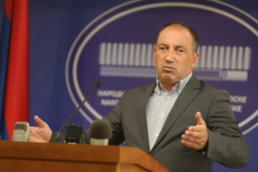 Stevandić ne treba da glumi ljutnju, nego svi ostavke