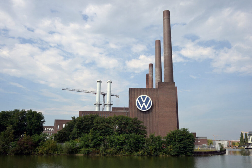 Volkswagen zatvara farbiku, hiljade radnika na ulicama