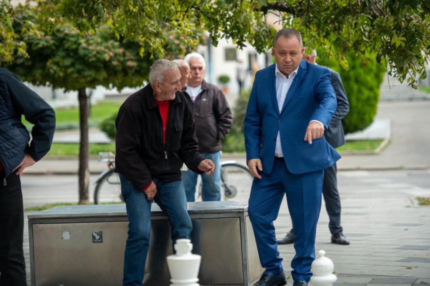 Neizmjerno poštovanje za doprinos društvu