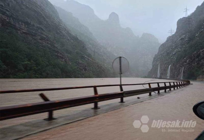 Poplave u Jablanici: Strahuje se da ima nastradalih, zatvoren put prema Mostaru, nema ni mobilnog signala