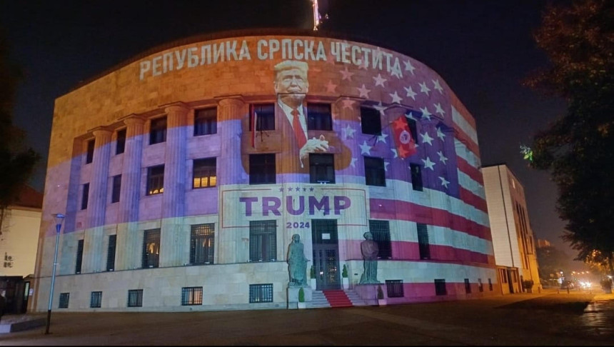 Palata Republike Srpske obasjana američkom zastavom