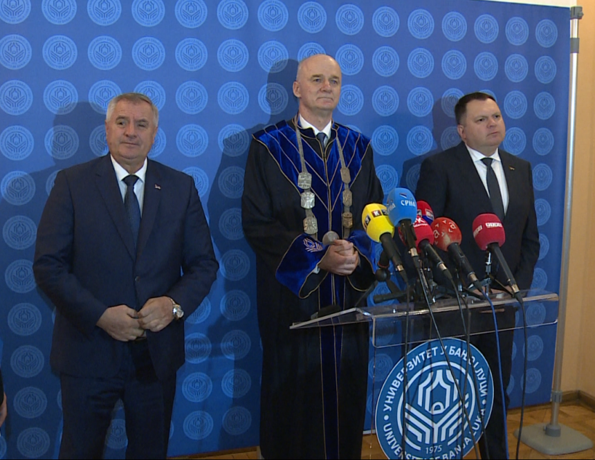 Raštimovana Vlada: Budimir jedno, Višković drugo