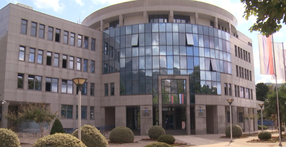 Sve svoje greške, raskošnost i trošenje vlast će poskupljenjem struje nadoknaditi novcem iz džepa građana